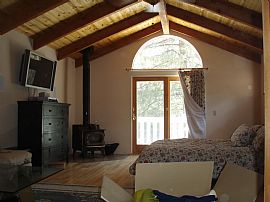 Newly Remodeled 3 Bedroom  Log Home in Mountain Ski Resort  in Wrightwood, CA (Photo 3 of 10)