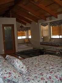 Newly Remodeled 3 Bedroom  Log Home in Mountain Ski Resort  in Wrightwood, CA (Photo 4 of 10)