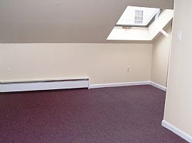 Quaint 2 Bedroom Townhouse in Heart of Biddeford in Biddeford, ME (Photo 2 of 4)