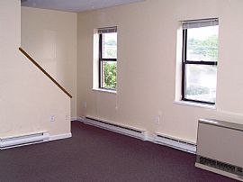 Quaint 2 Bedroom Townhouse in Heart of Biddeford in Biddeford, ME (Photo 3 of 4)