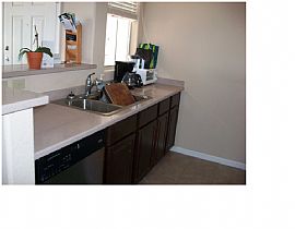 Spacious 1 Bedroom Condo with Spectacular View in Phoenix, AZ (Photo 6 of 11)