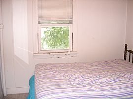 Furnished 1 Room For Rent in Private Home with Internet Access in East Alton, IL (Photo 3 of 3)