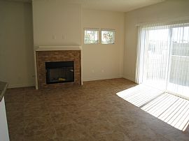 Beach Close Brand New Huntington Beach Townhome in Huntington Beach, CA (Photo 2 of 6)