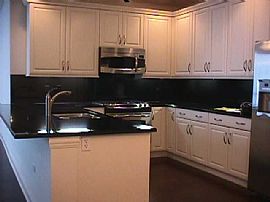 2/bedrooms/2bath 2 Garage Parking Near Lifetime Fitness in Burr Ridge, IL (Photo 4 of 12)