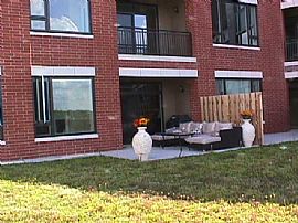 2/bedrooms/2bath 2 Garage Parking Near Lifetime Fitness in Burr Ridge, IL (Photo 9 of 12)