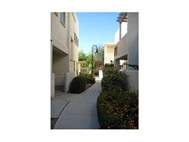 High Quality 3 Bedroom Home with Washer Included in Tempe, AZ (Photo 3 of 4)