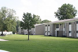 Handsome 2 Bedroom Apartment with Zero Deposit!! in Portsmouth, VA (Photo 6 of 6)