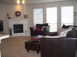 Lovely, Well Maintained 3 Bedroom Dr Horton Home in Fort Worth, TX (Photo 2 of 5)