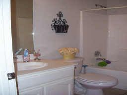 Lovely, Well Maintained 3 Bedroom Dr Horton Home in Fort Worth, TX (Photo 5 of 5)