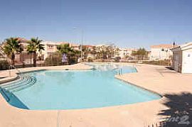 Great 2 Bedroom Townhouse in Quiet Gated Community in Henderson, NV (Photo 4 of 4)
