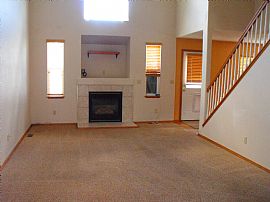 Large 4 Bedroom Home Near Ft. Carson and Shopping  in Fountain, CO (Photo 2 of 12)