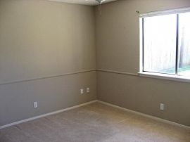 Updated Single Family Home in Great Location in Round Rock, TX (Photo 2 of 7)