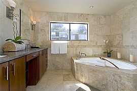 4br/3.5bath Condo 2 Car Parking Sweeping Views (noe Valley)  in San Francisco, CA (Photo 9 of 11)