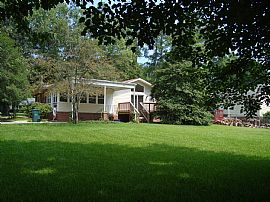 3 Bedroom Watts-Hillandale Incredible Neighborhood in Durham, NC (Photo 7 of 7)