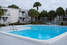 Manatee Bay Apartments in Daytona Beach, FL (Photo 3 of 7)