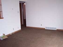 Spacious 2 Bedroom Apartments - Available Now in Milwaukee, WI (Photo 1 of 7)