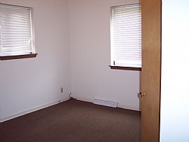 Spacious 2 Bedroom Apartments - Available Now in Milwaukee, WI (Photo 2 of 7)