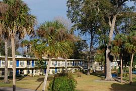 Adorable 1 Bedroom Apartment at Sandy Park Apartments in Daytona Beach, FL