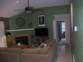 Stylish 3 Bedroom Home - Monthly Payment Just Reduced!  in Austin, TX (Photo 7 of 9)