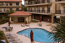 Exceptional 2 Bedroom Condo in Mississippi Beach (no Oil) in Pass Christian, MS (Photo 2 of 12)