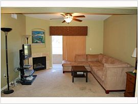 Spacious 2 Dual Master Bedroom Condo with Upgraded Carpet in San Diego, CA (Photo 5 of 5)