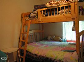 2004 Built 3br 2.5 Ba Single Family House in Naugatuck, CT (Photo 8 of 11)