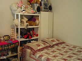 2004 Built 3br 2.5 Ba Single Family House in Naugatuck, CT (Photo 9 of 11)