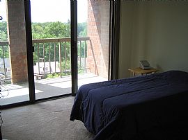 Modern 1 Bedroom Apartment in Severance Circle in Cleveland Heights, OH (Photo 1 of 4)
