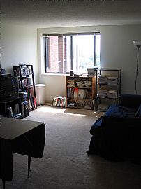 Modern 1 Bedroom Apartment in Severance Circle in Cleveland Heights, OH (Photo 2 of 4)