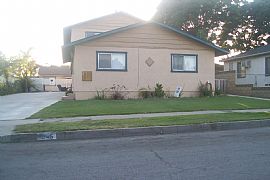 Spacious 2 Bedroom Duplex Apartment with Custom Paint in Upland, CA