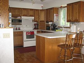 Beautiful 4 Bedroom Single Family Home with 3 Car Garage  in Eden Prairie, MN (Photo 2 of 9)