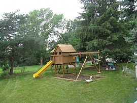 Beautiful 4 Bedroom Single Family Home with 3 Car Garage  in Eden Prairie, MN (Photo 7 of 9)