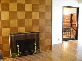 Large, Clean 5 Bedroom House with Bonus Rooms  in Long Beach, CA (Photo 4 of 5)