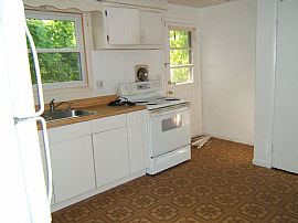 Townhouse Apartment Near Lake Avenue, Charlotte in Rochester, NY (Photo 4 of 7)