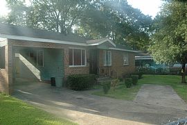 Quiet 3 Bedroom Home Near Sony Guy Golf Course in Jackson, MS