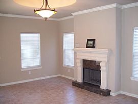 Luxury 2 Bedroom Townhome - Gated an Close to Shopping in Bonham, TX (Photo 4 of 5)