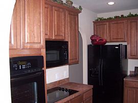 Luxury 2 Bedroom Townhome - Gated an Close to Shopping in Bonham, TX (Photo 5 of 5)