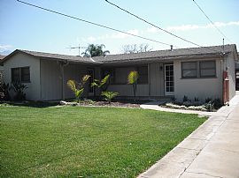 Beautiful 2 Bedroom Country Style Home - Close to Metro Link in Upland, CA