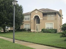 Cozy 4 Bedroom 2 Story Family Home in Beautiful Neighborhood in Oviedo, FL