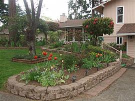 Tri-Level, 3 Bedroom Plus Den, Kingsgate Comm. in Kingsgate, WA (Photo 2 of 12)