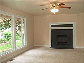 Tri-Level, 3 Bedroom Plus Den, Kingsgate Comm. in Kingsgate, WA (Photo 3 of 12)