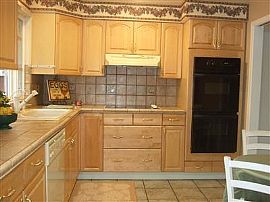 Tri-Level, 3 Bedroom Plus Den, Kingsgate Comm. in Kingsgate, WA (Photo 4 of 12)