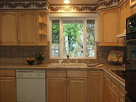 Tri-Level, 3 Bedroom Plus Den, Kingsgate Comm. in Kingsgate, WA (Photo 5 of 12)