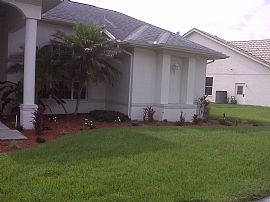Beautiful 4 Bedroom Pool Home - Custom Designed in Trinity, FL (Photo 2 of 7)