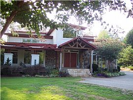 Great 4 Bedroom Home - Private Yet Convenient in Dawsonville, GA (Photo 2 of 12)