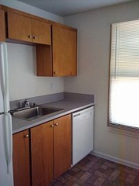 2 Bedroom Apartment Near Mcchord Afb in Parkland, WA (Photo 1 of 12)