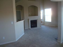 2 Br / 2ba Fallen Leaf Condo in Reno, NV (Photo 2 of 10)