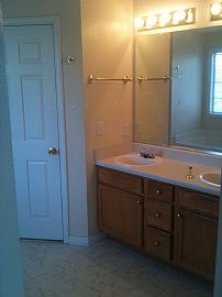 New Video Beautiful Excellent Condition Home Lease Option Also  in Ellenwood, GA (Photo 8 of 12)