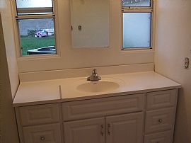 N.W. 3bdrm 3bth Home in Glendale, AZ (Photo 2 of 12)