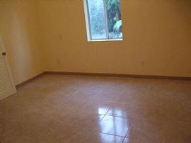 N.W. 3bdrm 3bth Home in Glendale, AZ (Photo 4 of 12)